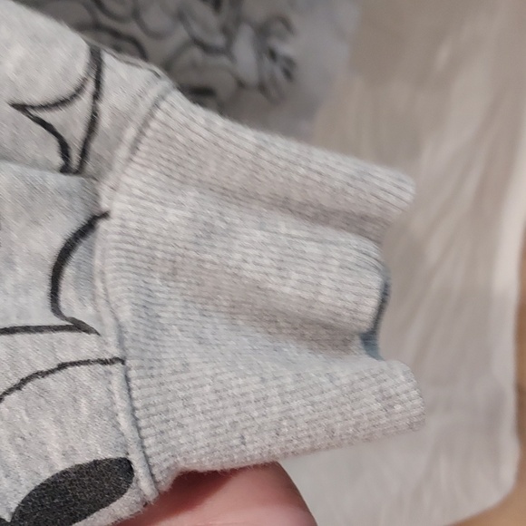 Disney Gray with Black Outlined Micky Mouses Red Embroidered Mickey Size Small - Picture 6 of 12